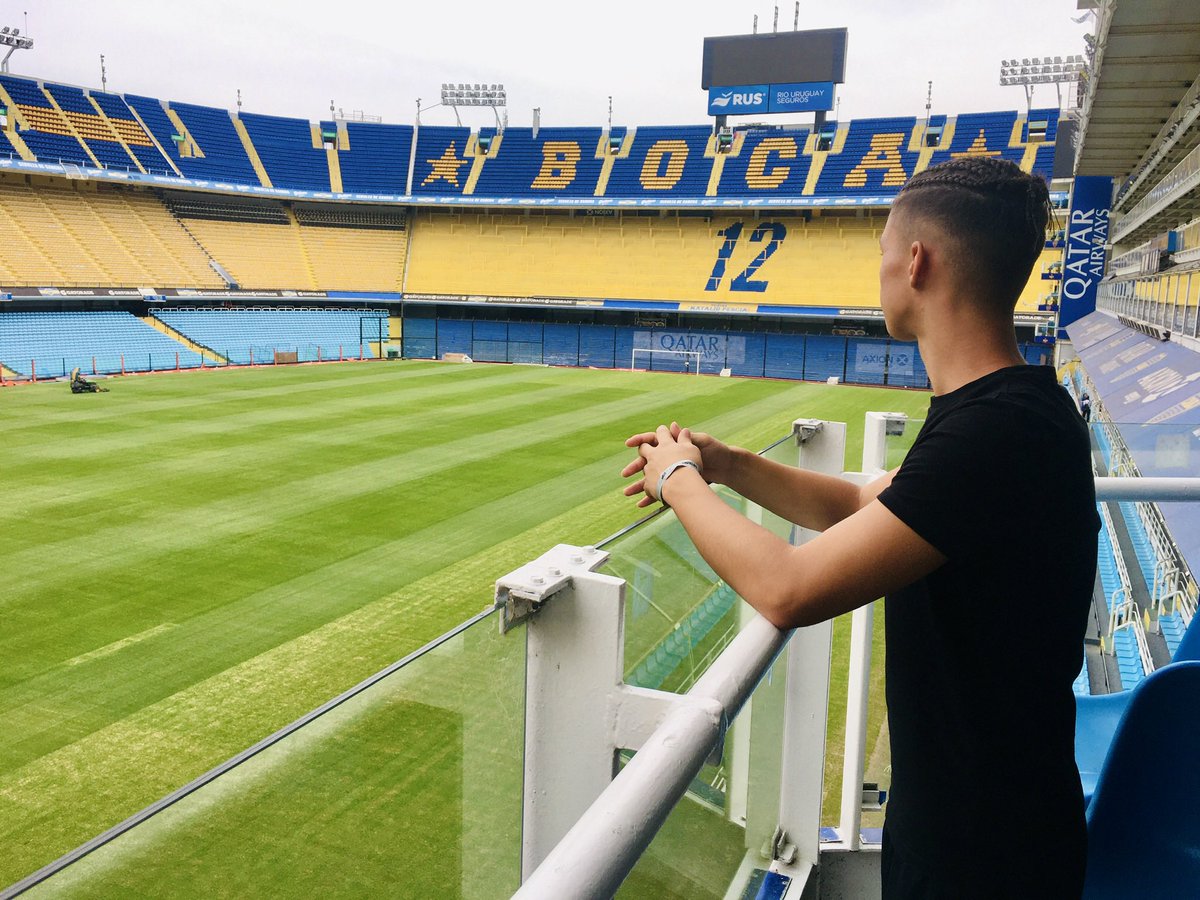 DulacArthur's tweet photo. Aller au maracanã c’était clairement un pèlerinage https://t.co/rUXBE9snzh