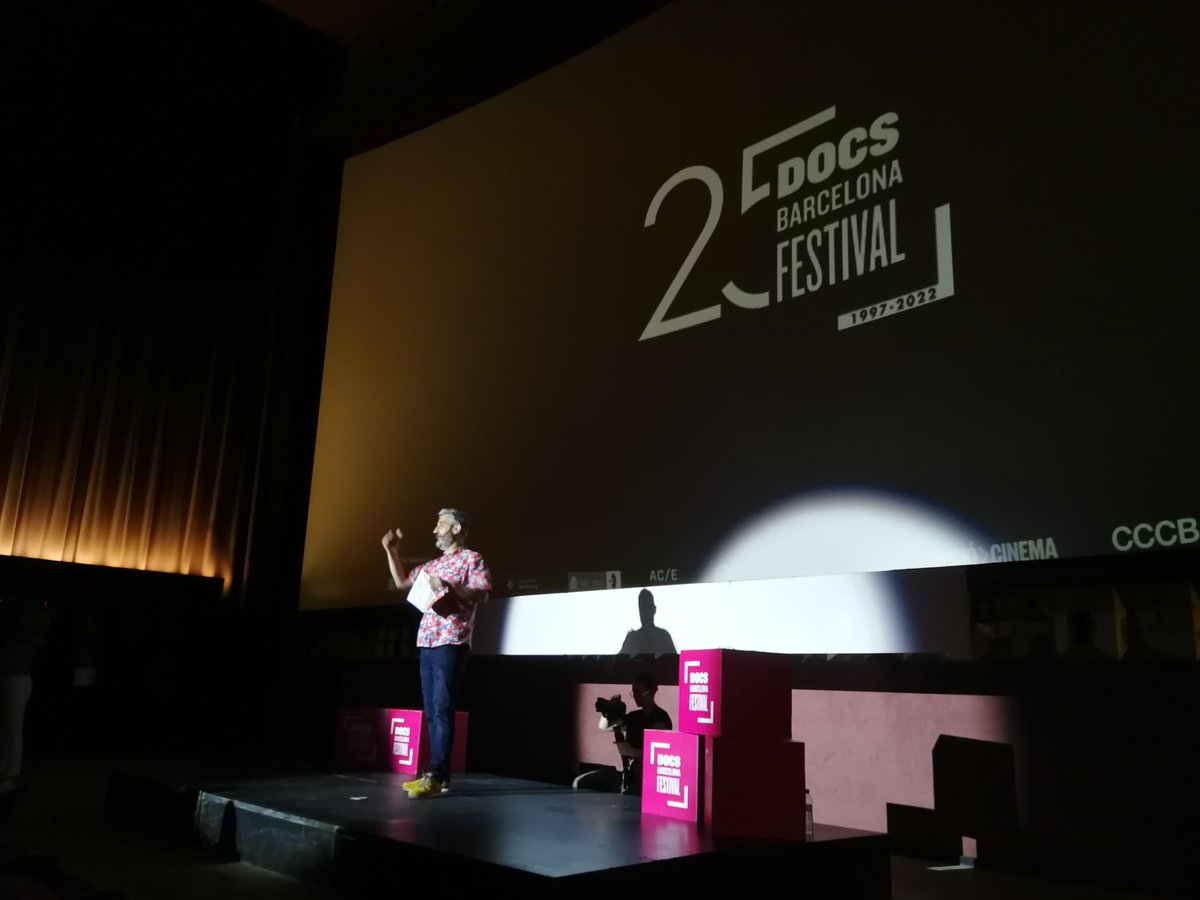 Pro_Docs's tweet photo. 🎞️Vespre d'emocions als Cinemes Aribau! Assitim a la inauguració del #festival @DocsBarcelona per donar a conèixer els guanyadors dels novens Premis ProDocs #DocTV. Quin serà el millor #documental televisiu i la millor #sèrie documental televisiva? Ho sabrem en uns minuts! https://t.co/u9IBhg5ff7