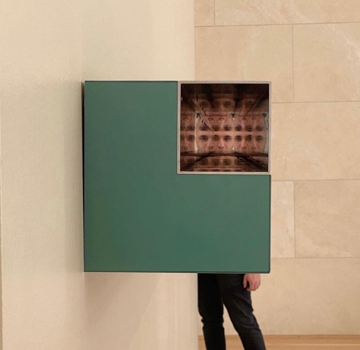 Is your week feeling dull? Get a new mindset by finding new perspectives at the <a href="/nashersculpture/">Nasher Sculpture Center</a> with Donald Judd's exhibit on sequence-based art. See yourself in a different way! 👀   

📸 : <a href="/nashersculpture/">Nasher Sculpture Center</a>