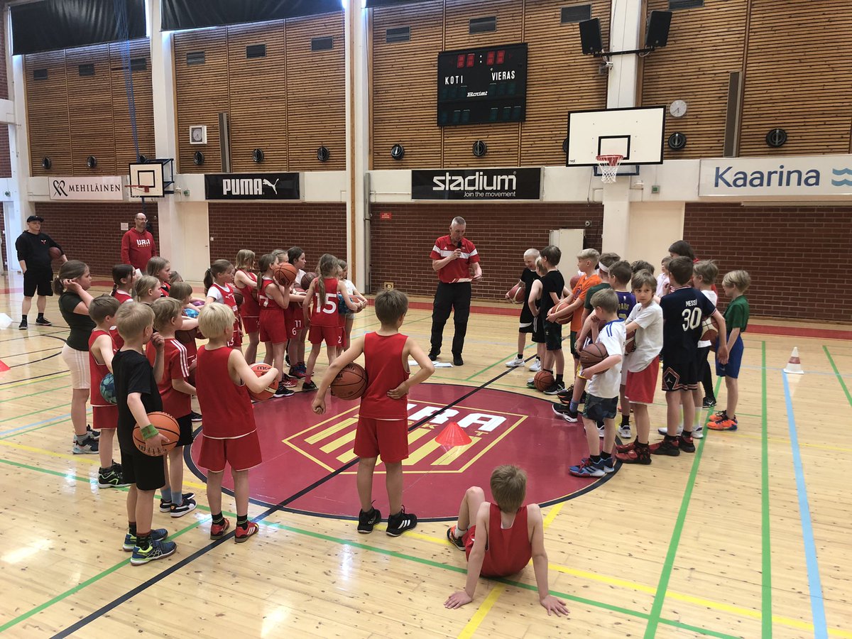 UraBasket's tweet photo. Tänään seuran nuorimmat junnut kokoontuivat esittelemään osaamistaan taitomerkkikisoissa. #uraperhe https://t.co/zEoXnURSen