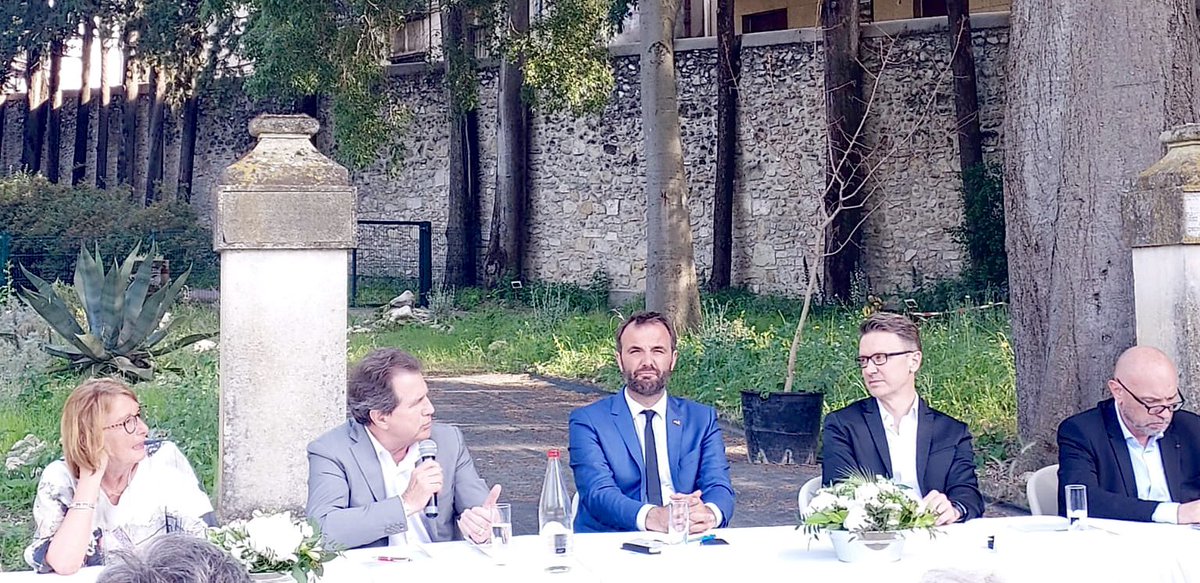 ADeljarry's tweet photo. Soutenir le #JardindesPlantes c’est soutenir un patrimoine qui fait l’attractivité de @montpellier_ 
En tant qu’acteur de la dynamisation des cœurs de villes, la @CCIHerault soutient la valorisation de ce patrimoine remarquable et joue son rôle d’accompagnateur de territoire https://t.co/nIAoPUjt3I