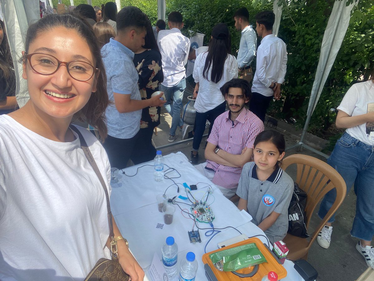 Otonom Tarım Projemiz Ortaokul Kategorisinde 1.olup 5000 TL ödülü almayı hak kazanmıştır. Murat hocamızı ve öğrencimiz İlknur Külteri tebrik ediyoruz. 🥳🥳🥳<a href="/Mirzacazim/">Mirza</a> <a href="/sirnakmem73/">Şırnak İl Millî Eğitim Müdürlüğü</a> <a href="/sahan_ike/">Şahan İKE</a> <a href="/CizreMem/">Cizre İlçe Millî Eğitim Müdürlüğü</a> <a href="/kadribeylen/">Kadri Beylen</a> <a href="/tcmeb/">Millî Eğitim Bakanlığı</a>