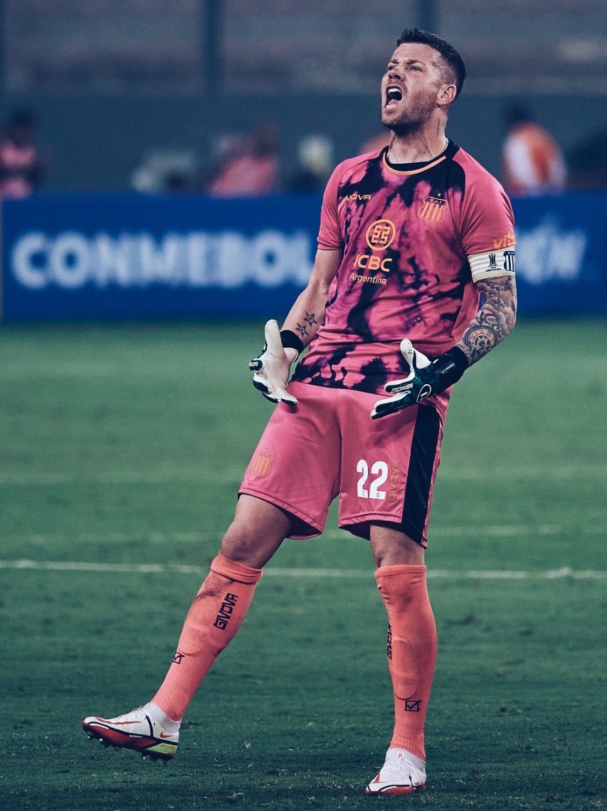 HILO 🪡 para conocer en profundidad la historia de Guido Herrera, el arquero de Talleres que en su momento fue criticado por irse a Turquía, pero que siempre estuvo en los momentos claves de la T 🔵⚪️👊🏼.

Si te gustó, se agradece RT, fav ♥️ o difusión.