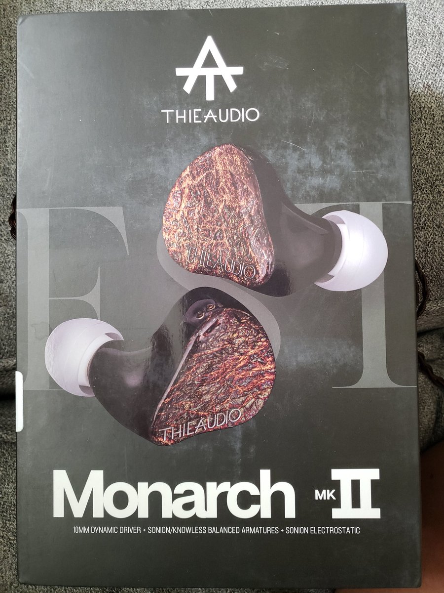 KhadafyKhan's tweet image. Let&apos;s try these IEM out for a little bit. #monarch2