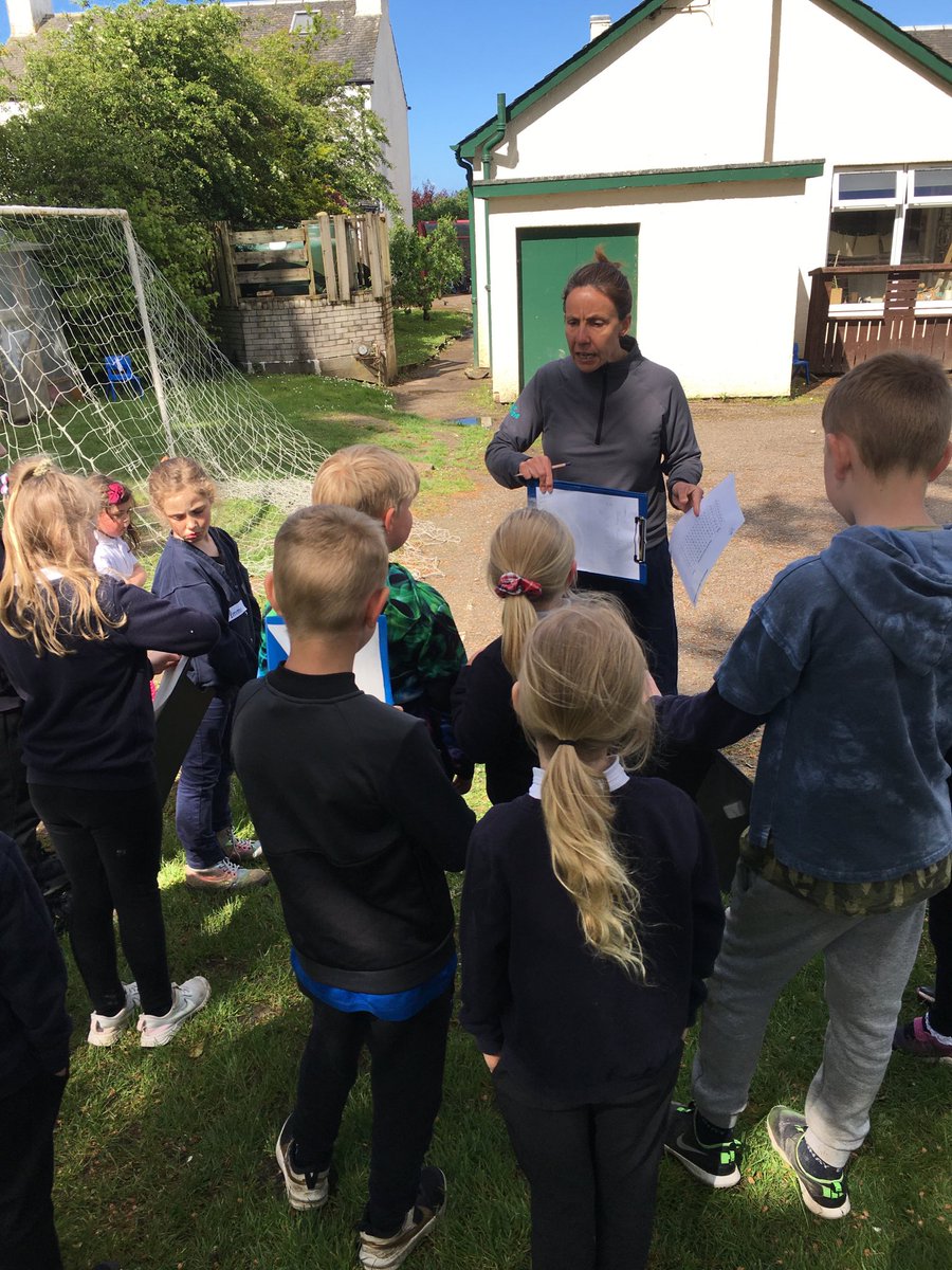 Thanks for the introduction to orienteering Mrs Ramsay ⁦<a href="/ABActiveSchools/">LiveArgyll Active Schools & Sport</a>⁩ #health #fitness #lifeskills #fun #teamwork