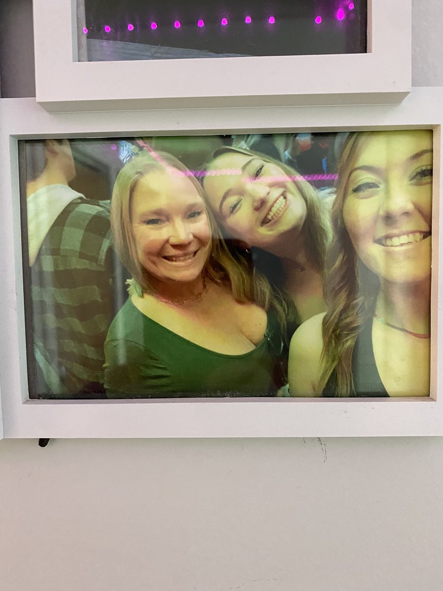 Allyd2797's tweet photo. I made it on the wall!!! https://t.co/y3yVxBPEAx