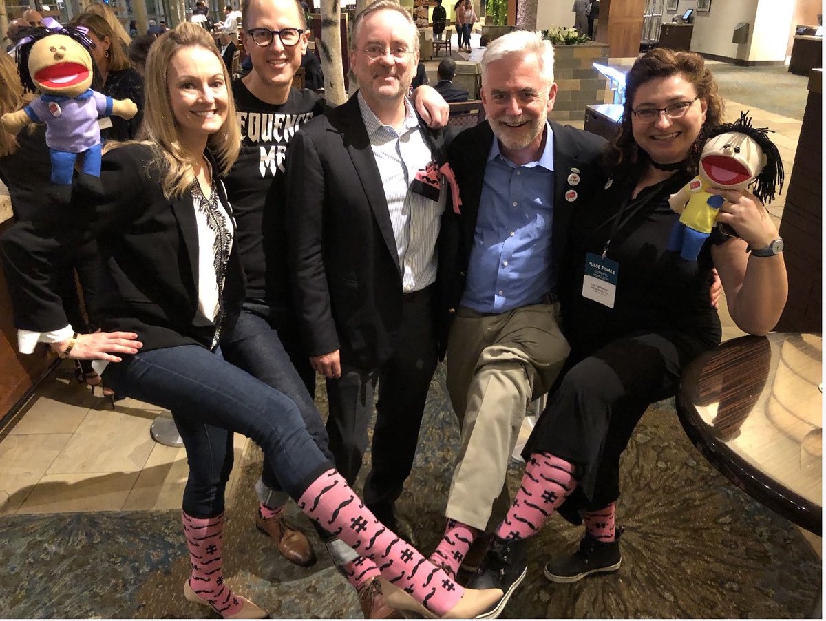 BernardAFox's tweet image. Grace THANKS again for gifting me #pinksocks @ #BIO2018 (photo) Meeting you, @bryceolson #sequenceme &amp;amp; many other advocates who tirelessly give of themselves further energizes research community to work faster! Is this true @EricTopol? An early sock recipient? #cancersurvivor