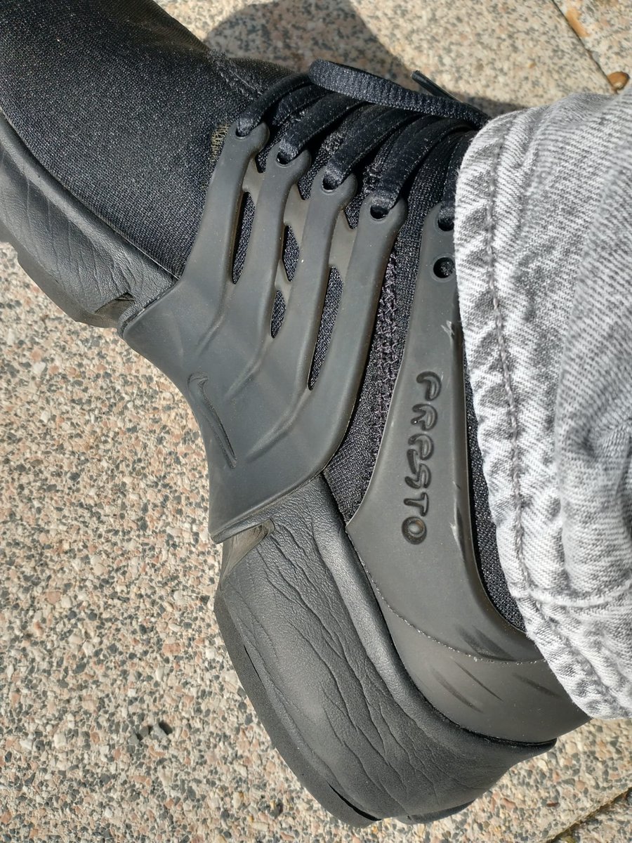 SkaterFozze's tweet photo. Summertime = #nikeair Presto Time 😉
What's on your feets today?
#skaterfozze #nike #presto #nikepresto #gaynike #gaysneakers #gayfetish #gearfetish #woyf #sneakers #proll #scally #kiffeur #sneakersfetish https://t.co/vZ8UU4a7cX