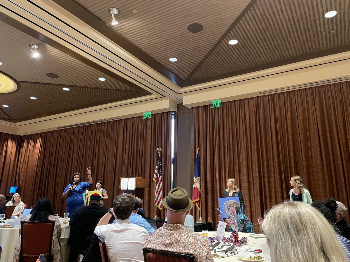 averyfair7's tweet photo. @TeamAbby4Iowa volunteers had so much fun at the DBQ Hall of Fame this past Saturday night building our support across the state! Special shout out to a few of our young hs &amp; college vols who were a part of @DeidreDeJear’s speech!! https://t.co/qgfFNSbayV