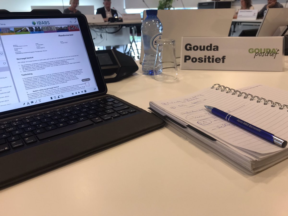 Vandaag weer aan t werk: de eerste commissievergadering Fysieke Leefomgeving (voorheen Stad) is gestart. Ben klaar voor de behandeling Paraplubestemmingsplan Wonen.