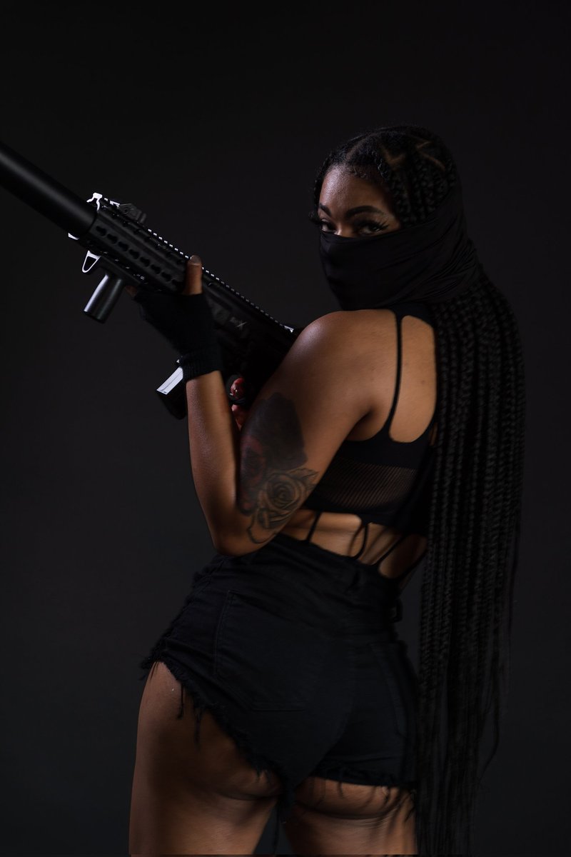 DFlawwless's tweet photo. Demon Gyal Avion 👿
@DFlawwless Bad Actress 🔥
#badmovie #badseries #adultsonly

https://t.co/NxTy8YBFdG https://t.co/Wy1wWXAWKn