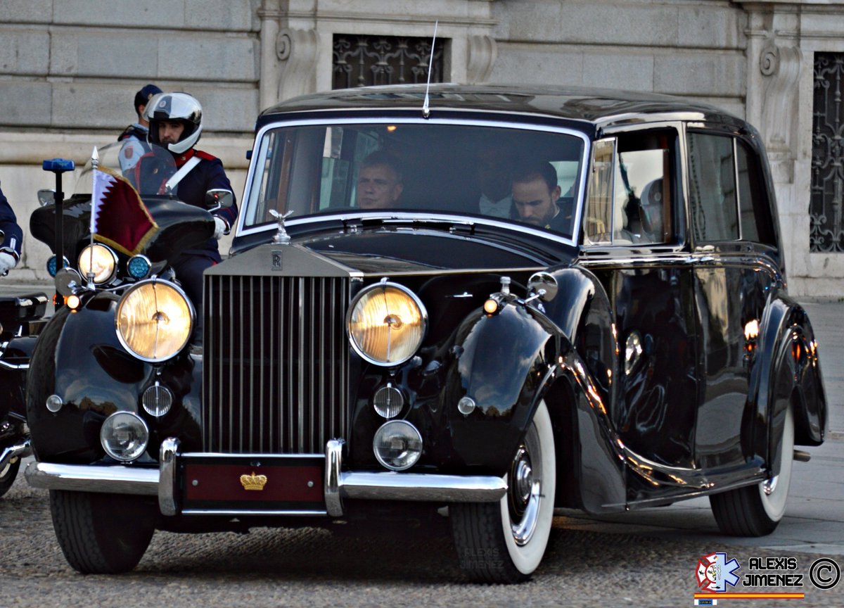 fotosvdea's tweet photo. Visita del Emir de Catar a España

Hilo fotográfico 👇🏼🧵📸 https://t.co/Kpgd49DStw