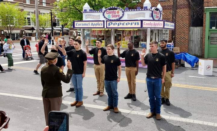 Our JCCoE/FMD Team did a fantastic job supporting the Apple Blossom Festival-excited to see where the food truck goes next! Thank you to the Baltimore Recruiting Battalion-truly an honor to swear in future Soldiers! <a href="/USArmyLogistics/">U.S. Army Logistics</a> <a href="/TRADOC/">U.S. Army TRADOC</a>