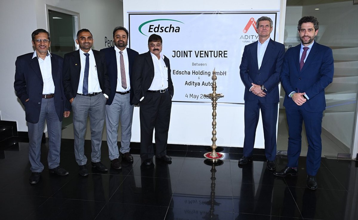 Edscha, compañía de <a href="/gestamp_es/">Gestamp</a>, se asocia con la #india Aditya Auto 🤝

🇪🇸 <a href="/cesarpontvianne/">Cesar</a> 💬 "Estamos cerrando un punto en blanco en nuestra red de producción global"

🇮🇳 <a href="/cjayram_/">Jayaraman C (Jay)</a> 💬 "Edscha es un socio experimentado y fuerte"

spain-india.org/es/noticia/eds…