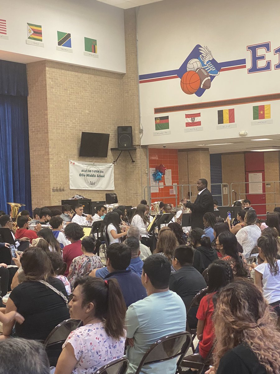 mrsmmanderson's tweet photo. Treated to a most magnificent Spring Concert courtesy of @OlleMightyOwls Band, Orchestra, and Choir… Man! These students are talented and we are so proud!! Extra hoot and holler to our families that came out to support ❤️💙 https://t.co/XK1dVkdOzc