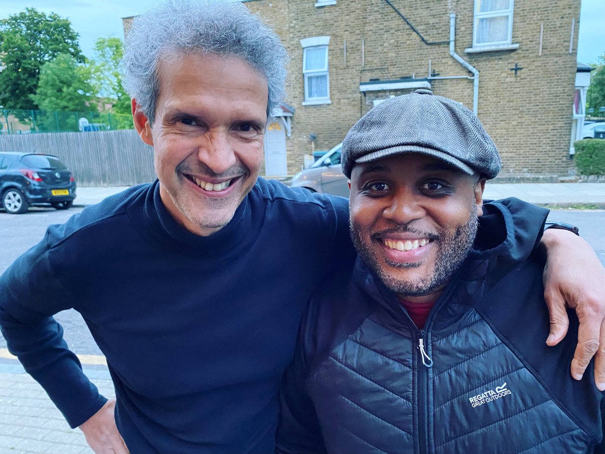MikeLindup's tweet image. Great to share a drink with the talented (&amp;amp; at times mischievous) ⁦@tonymomrelle⁩ who collaborated with me on a duet that will feature on #changes2