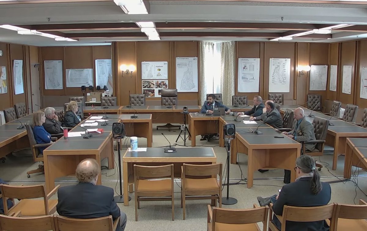 JdmMeuse's tweet photo. 1/A big win for NH cities and towns and gun safety advocates as #HB307 dies in a committee of conference. The bill would have enacted harsh penalties against local officials who let local gun ordinances stay or the books or who pass new ones. #NHPolitics https://t.co/3vjnaadapa