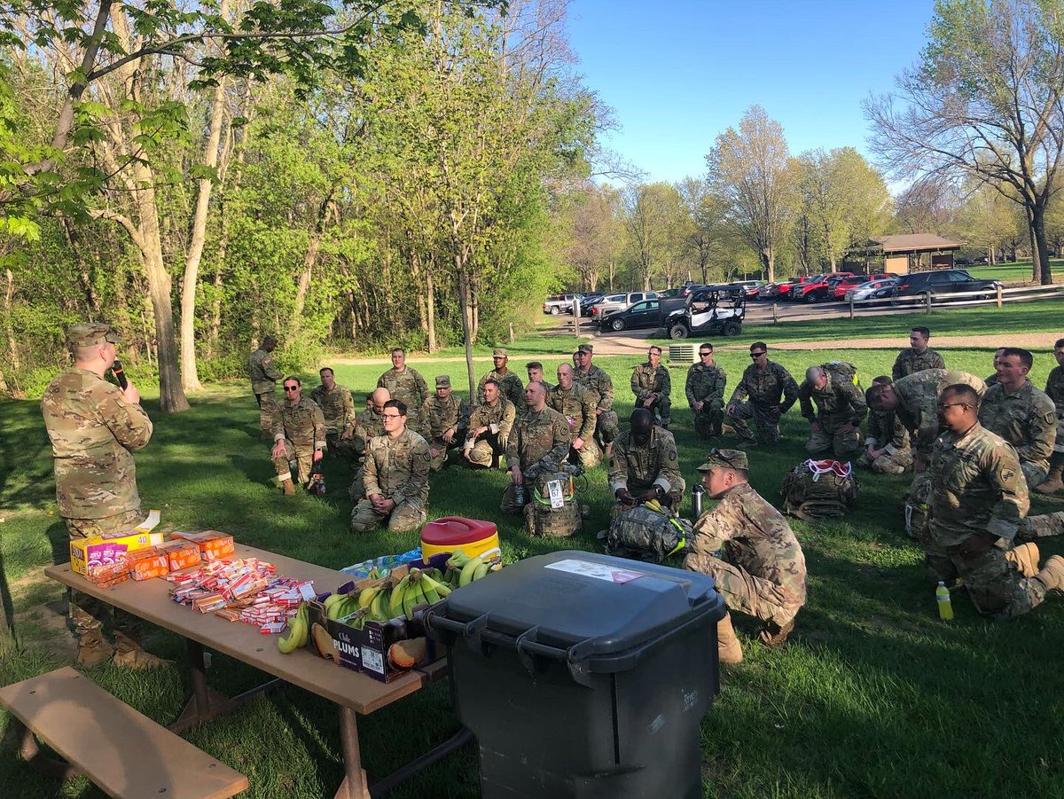 407thB's tweet image. Recently 42 #Soldiers from our unit &amp;amp; 13th #PsyOp BN attempted to earn the #NorwegianRuckMarch badge. 

This challenging 30k march is timed, at the end of the work day, with a 11kg ruck sack. 

Congratulations to the Soldiers who qualified for the badge!  #resultsthroughteamwork