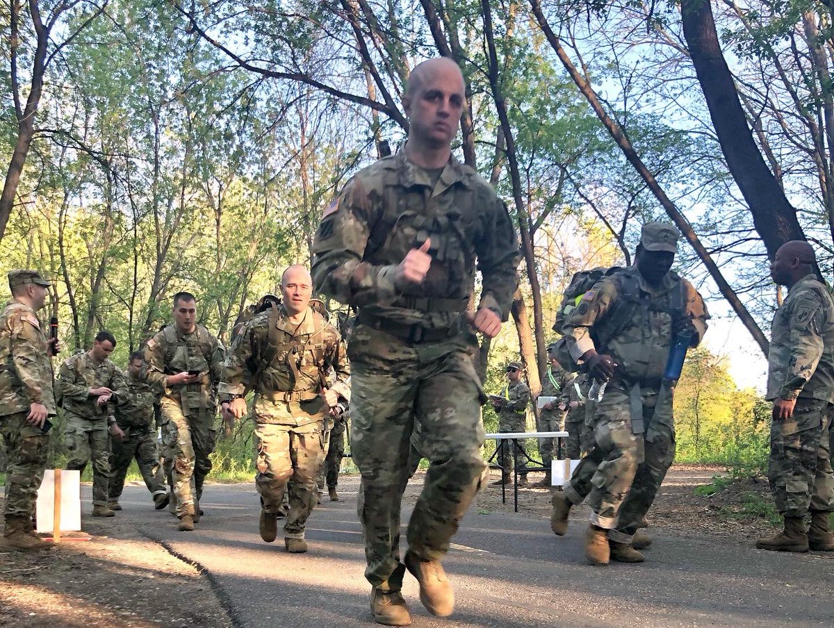 407thB's tweet image. Recently 42 #Soldiers from our unit &amp;amp; 13th #PsyOp BN attempted to earn the #NorwegianRuckMarch badge. 

This challenging 30k march is timed, at the end of the work day, with a 11kg ruck sack. 

Congratulations to the Soldiers who qualified for the badge!  #resultsthroughteamwork