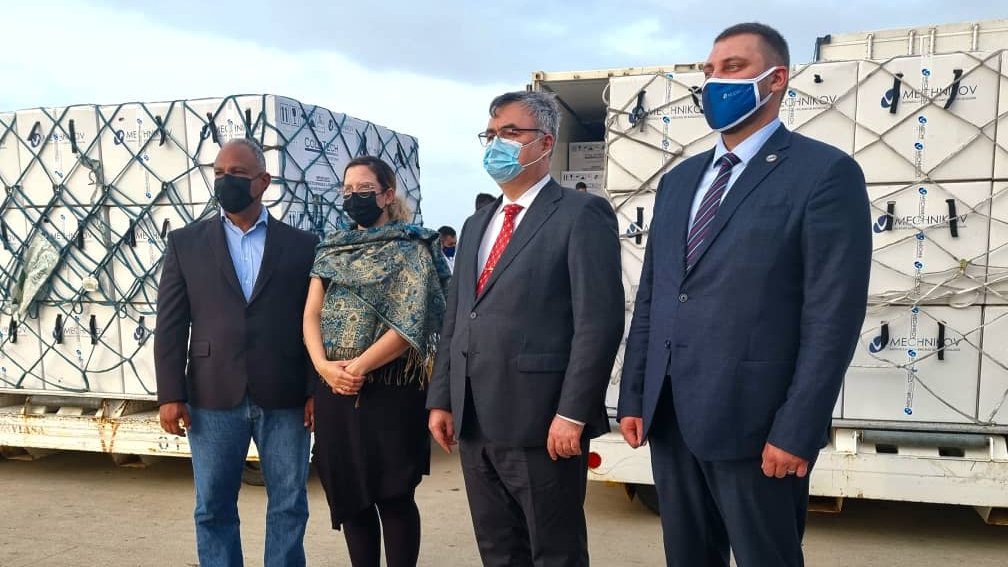💉✈️ #Hoy llegó a Venezuela un lote conclusivo de 2,5 000 000 de dosis de la vacuna antigripal rusa del centro #Mechnicov como parte humanitaria de nuestra cooperación en materia de salud entre Rusia y Venezuela.

🇷🇺🤝🇻🇪 Cuidando la salud #juntos