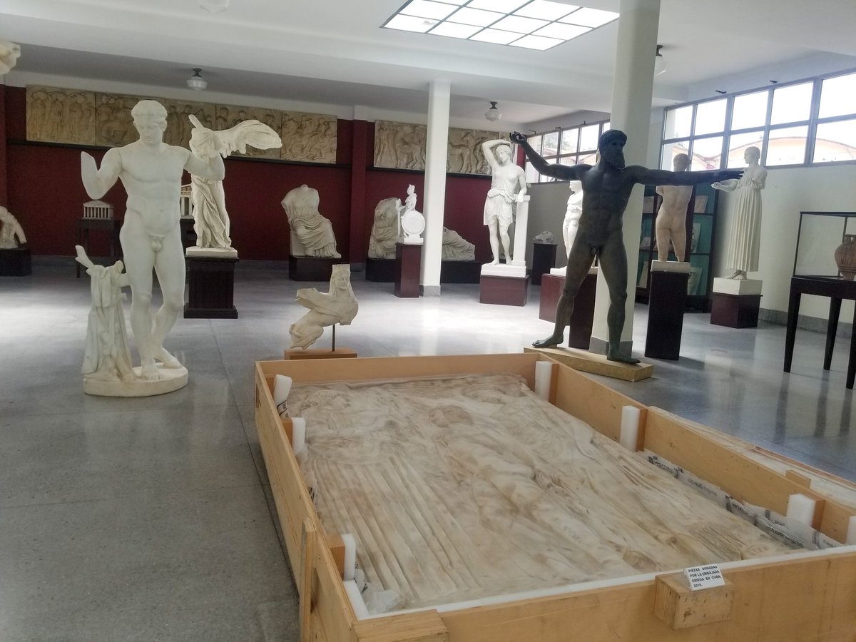 UdeLaHabana's tweet photo. El #DíaInternacionalDeLosMuseos fue celebrado por alumnos y profesores de la @FArtesyletras de la @UdeLaHabana en el Museo de Arqueología Clásica "Juan Manuel Dihigo". 

#SomosUH #OrgulloUH #295UH #SomosLEX #SomosFAyL #FAyL 
@CubaMES @nicado3 @baujinUH @uhcuba @ZaldivarDioniUH https://t.co/Zi9kyndATh