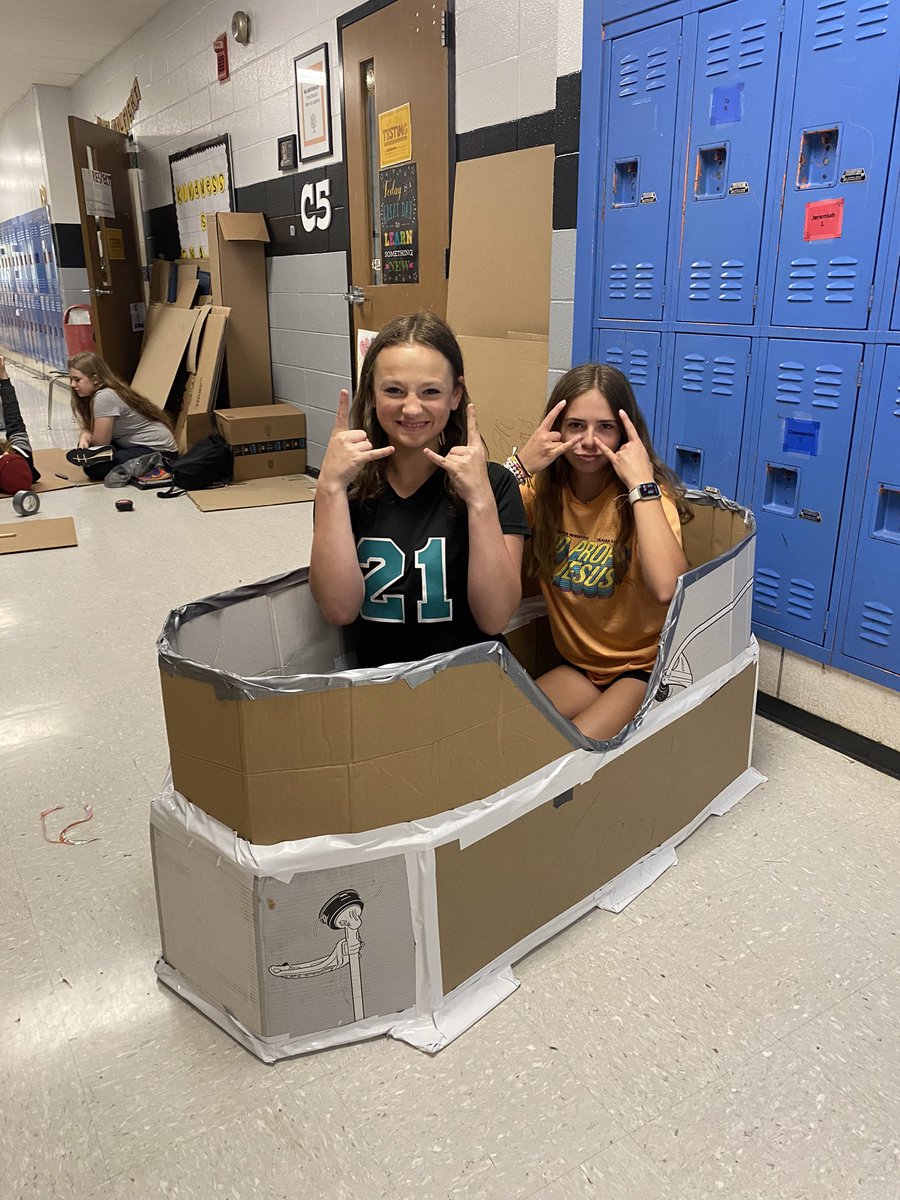 MrsWulfertFHS's tweet photo. Boat Float Day 3!🛶 they have worked so hard!!! https://t.co/kyJL5KWrTl