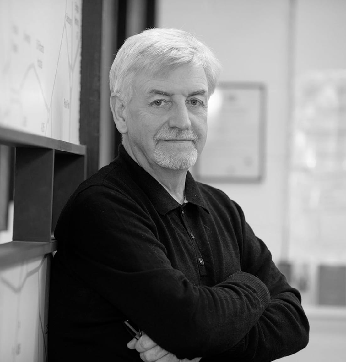 fusefurniture's tweet photo. Meet acclaimed designer of our award-winning FourFold table, Barry Jenkins. ‘It is a good example of three-dimensional problem solving, the aim being to develop a four-legged flip-up table.’  
#oceedesign #fourdesign #broomejenkins #mobiletable https://t.co/LRVuvxyktN