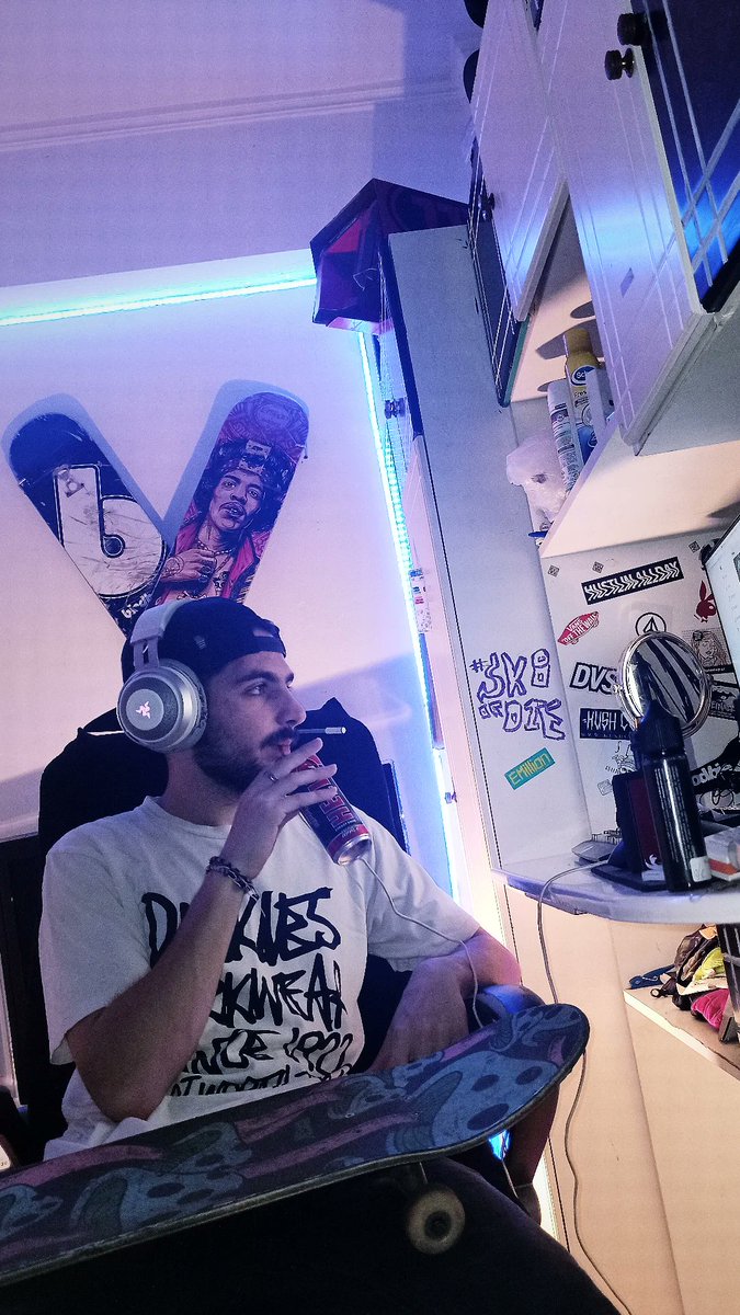 @memeland 🚨💎Memeland Rare Traits💎🚨:
🎧 Gamings Headset
🧢UpsideDown Hat
🥤 Drink
🛹 Mushroom Skateboard
Hopee you lovee it us I did 😅👀❤️
#memelandtraits
#Memeland
#Memes
#memelandnoticeme