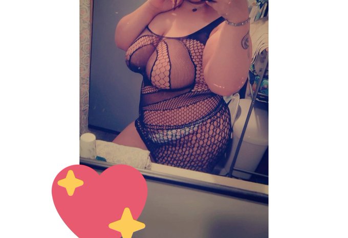 Queen Bam’s pics and videos