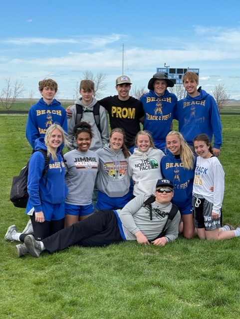 Super Proud of these Buccaneers! They had a great season! 6 are moving on to compete at the State Track meet next week #BucPride thanks <a href="/thrivin_carrie/">Carrie Zachmann</a> for the picture <a href="/ManhartChance/">Chance Manhart</a> <a href="/MahlumLaiken3/">Laiken Mahlum</a> <a href="/rhauck10/">Riley Hauck</a> <a href="/BradenEliza/">Eliza Braden</a> <a href="/KadeManhart/">Kade Manhart</a> <a href="/madi_wilhelmi/">Madi Wilhelmi</a> #TwitterlessTrasksAvaTyraJustus