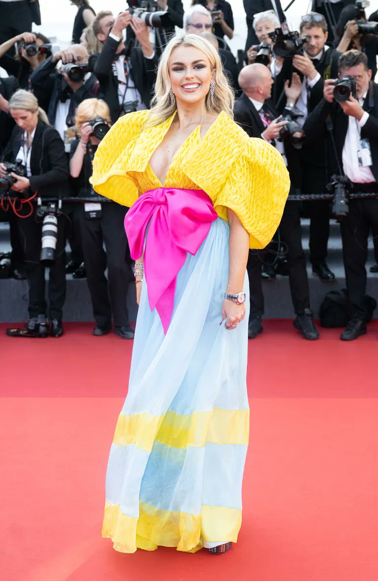 Rafael Pinto (@rafapg) on Twitter photo Comenzó la 75 edición del festival de Cannes, dice <a href="/harpersbazaarES/">Harper's Bazaar</a> que esta región del sur de Francia recibe a personalidades más emblemáticas de la industria del cine, aquí alfombra roja inaugural: Amandine Petit y Tallia Storm.
#rpintopress #FelizMiercoles Comenzó la 75 edición del festival de Cannes, dice <a href="/harpersbazaarES/">Harper's Bazaar</a> que esta región del sur de Francia recibe a personalidades más emblemáticas de la industria del cine, aquí alfombra roja inaugural: Amandine Petit y Tallia Storm.
#rpintopress #FelizMiercoles