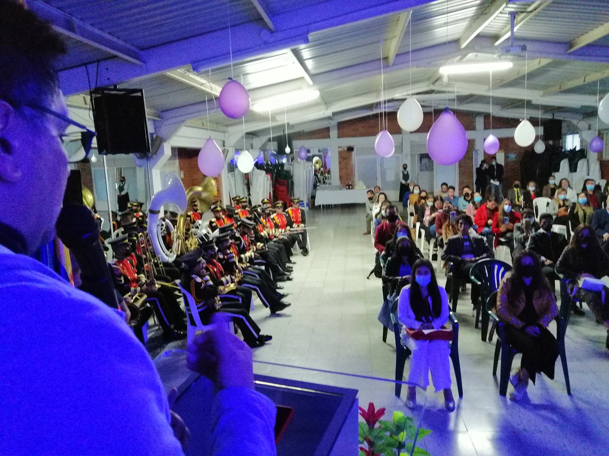 El señor alcalde saluda y hace importantes anuncios entre los que convoca a los estudiantes de la universidades para que se postulen para recibir el beneficio del transporte dispuesto para los jóvenes que se desplazan a Bogotá