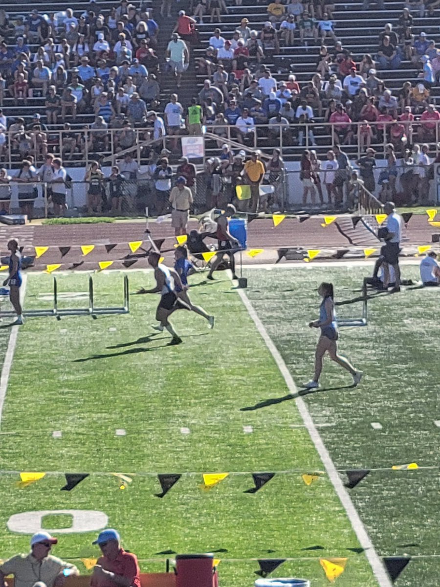 PHSBlueTrack's tweet photo. Aizyn getting ready to go!!! #PRNation #StateTrack https://t.co/Bvlo1r5kLI