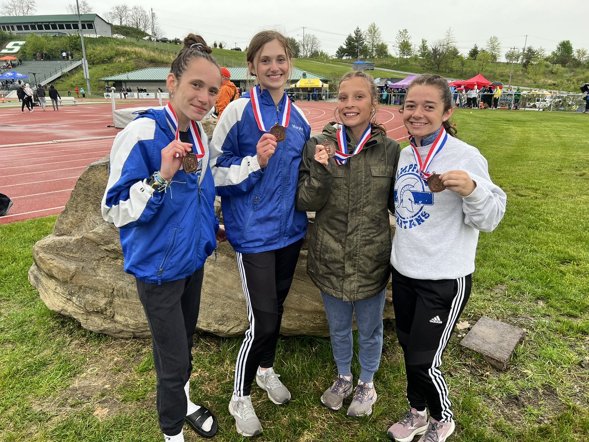 HempfieldAreaTF's tweet photo. Congrats to the 4x800 team on placing 🥉with a season best time of 9:37.51! 

@cydney_blahovec @Alicia_Weimer08 @lilyy_murphyy @alexagray_5 https://t.co/zHWqjVdmyP