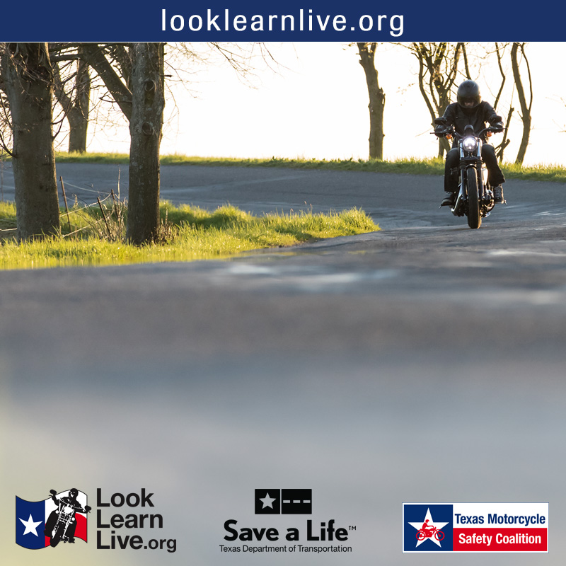 LookLearnLive's tweet photo. You always want at least three escape paths. One to the left, one to the right, and one straight ahead. #RidingTip #MotorcycleSafetyAwarenessMonth https://t.co/2DZJBEcTUB