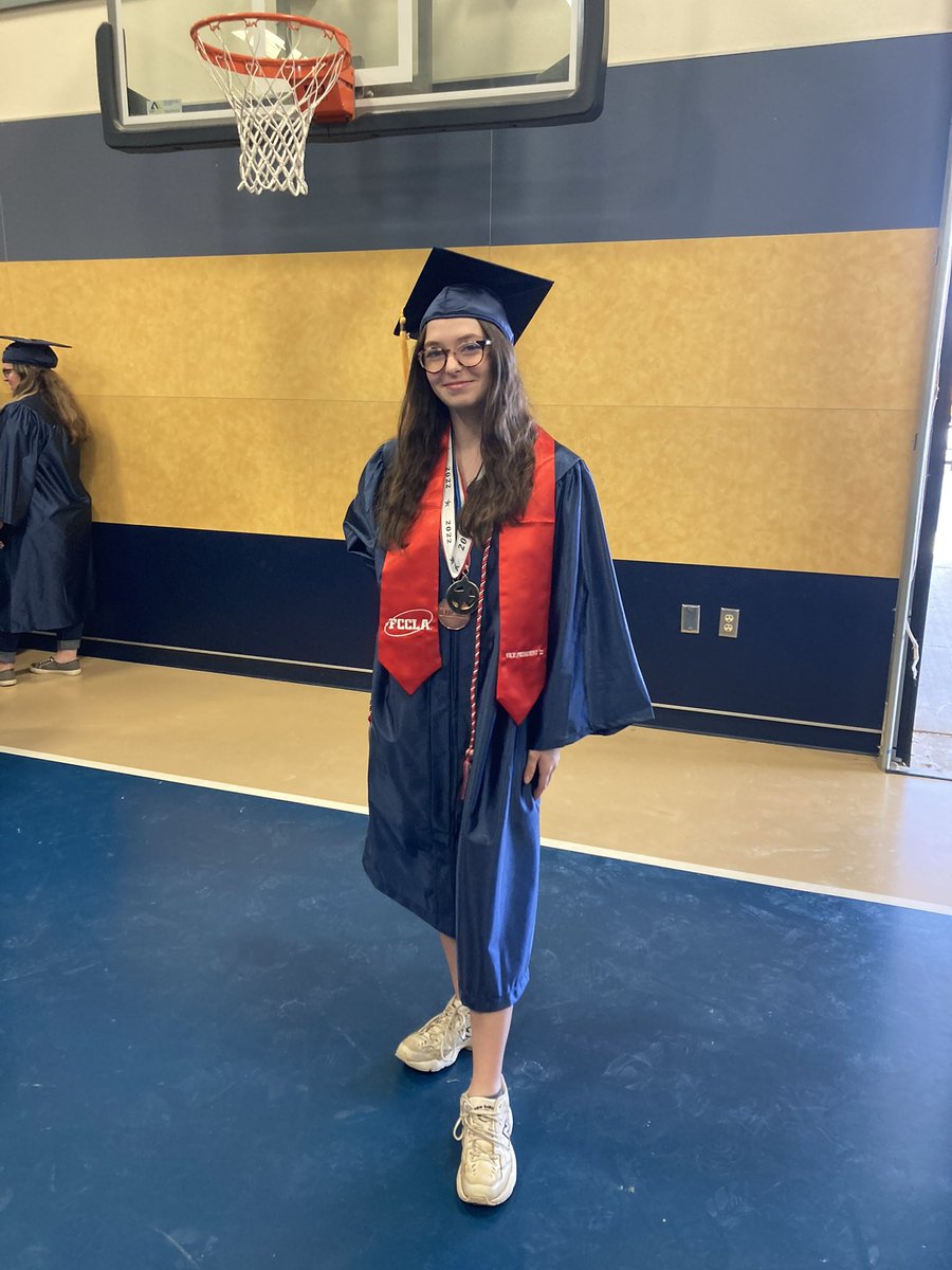 iveywe's tweet photo. Senior walk at the elementary school today. Can’t believe she is graduating in two days! https://t.co/9acPkiMNz5