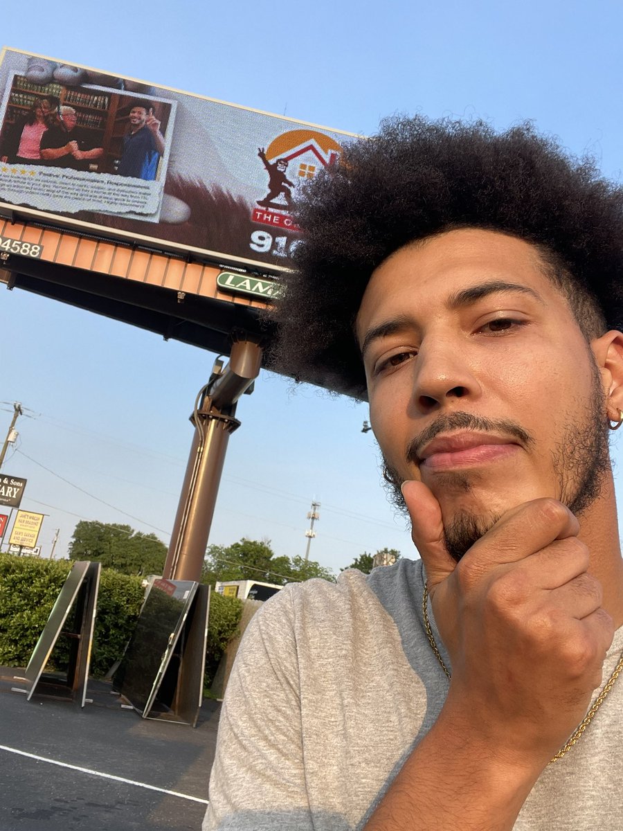 soldbykaleb's tweet photo. not too many cons while you playing w the pros. 🤾🏽‍♂️ https://t.co/R0hyuJxtEE