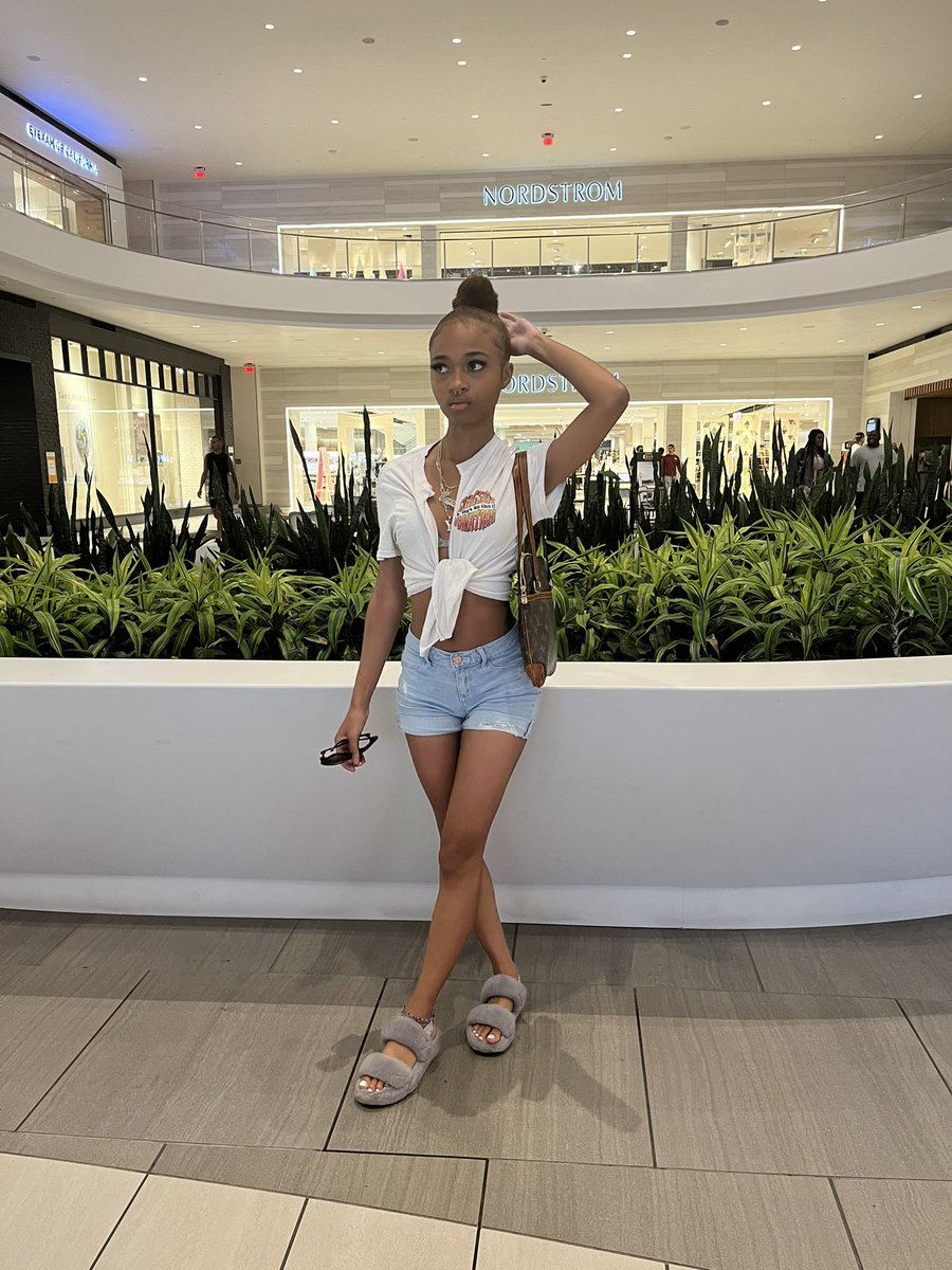 naidagoat's tweet photo. Just a little something to hold y’all over https://t.co/KsTreHyTTY