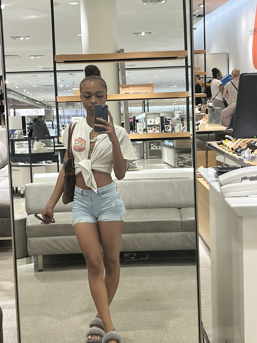 naidagoat's tweet photo. Just a little something to hold y’all over https://t.co/KsTreHyTTY