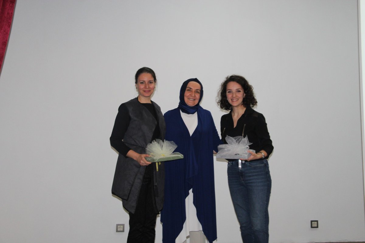 📍 Rahime Sultan Yurt Müdürlüğü
Şiddet, yetersiz kimsenin son barınağıdır.
YurdumuzdaAile ve Sosyal Politikalar İl Müdürlüğü Şiddeti Önleme Merkezi Psikoloğu Aleyna KAŞ sunumu ile 'Mücadele Etmemiz Gereken Bir Konu Var' hasbihal programı gerçekleştirildi.