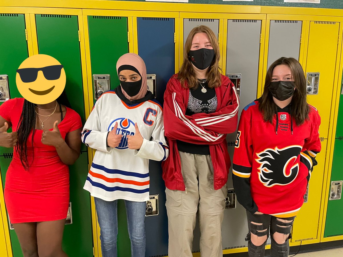 Even rival fans can be friends!! #wearecbe #wearetbr <a href="/NHLFlames/">Calgary Flames</a>