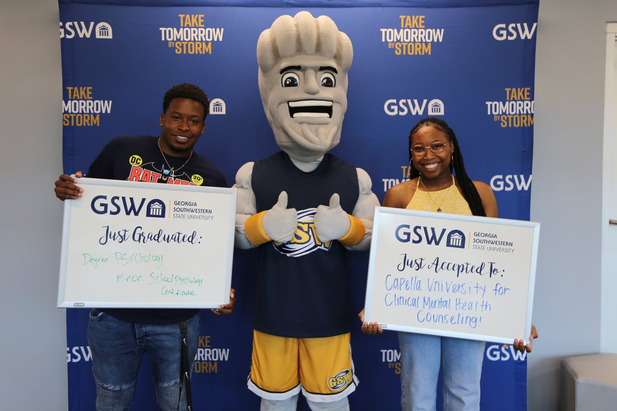 GaSouthwestern's tweet photo. Spring 2022 grads celebrated their achievements at GSW's first Just Hired event & other events last week - whether they were just hired, just accepted to a graduate program, or just celebrating their graduation from GSW. #GSWgrad
Check out the full album: https://t.co/gvJujj8tYq https://t.co/Z0k5d2lr9F