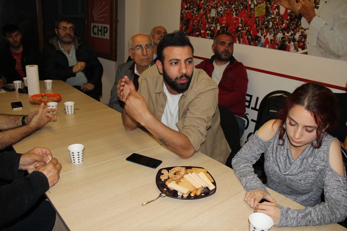BlentKarakas's tweet photo. Ortabayır ve Telsizler mahallesi öbek örgütlenmesi gündemli toplantımızı, CHP Gültepe Temsilciliğinde gerçekleştirdik. https://t.co/rXkwliRbiK