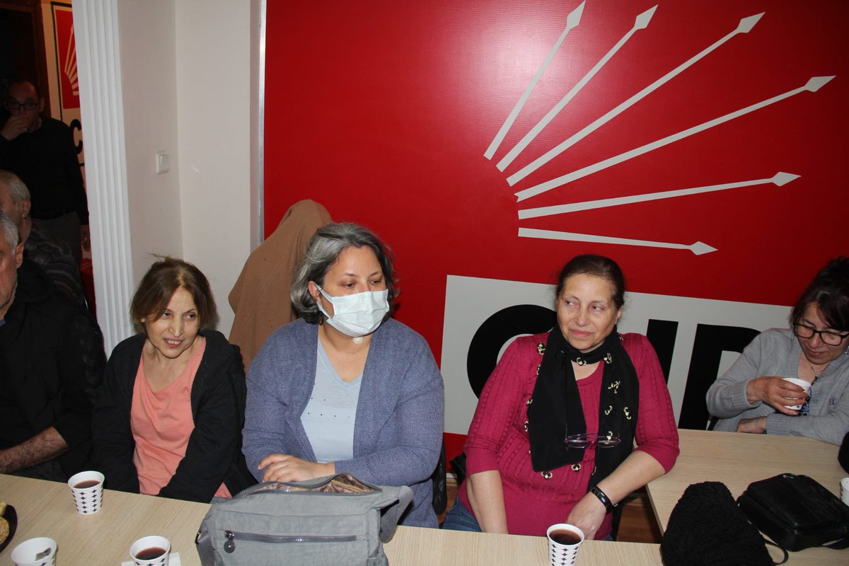 BlentKarakas's tweet photo. Ortabayır ve Telsizler mahallesi öbek örgütlenmesi gündemli toplantımızı, CHP Gültepe Temsilciliğinde gerçekleştirdik. https://t.co/rXkwliRbiK