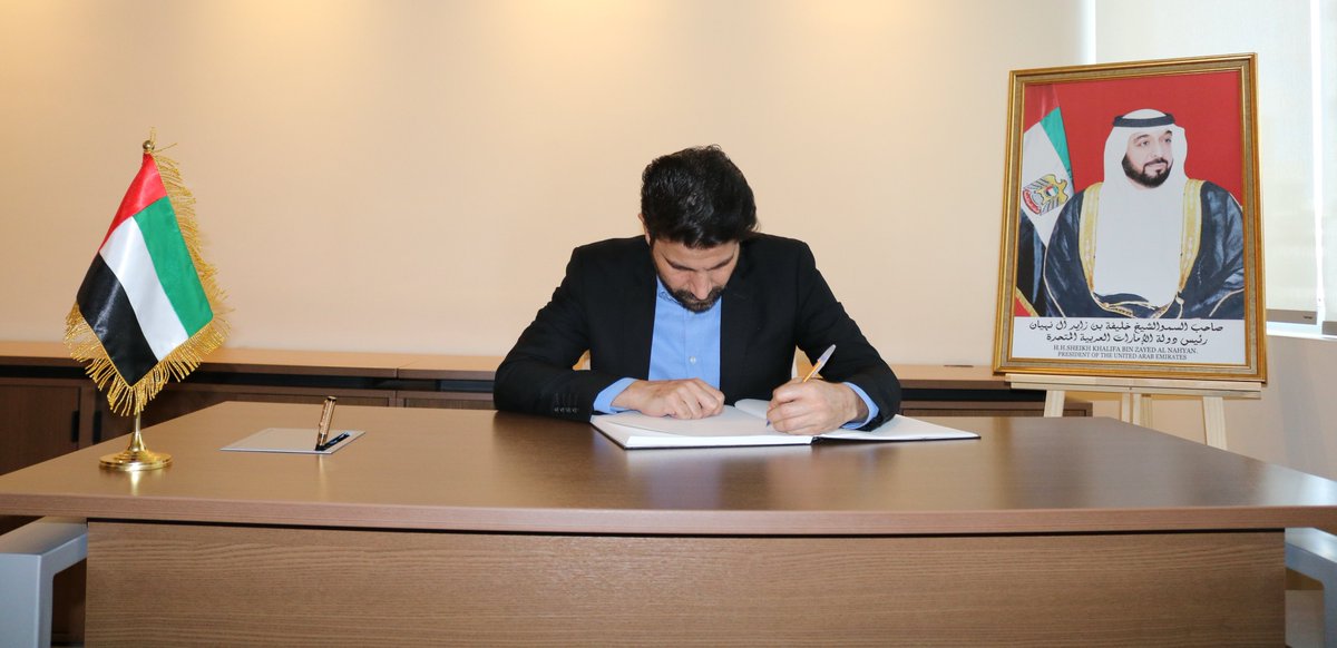 O Consulado-Geral dos EAU vem recebendo sinceras condolências de vários membros da sociedade paulista, em razão do falecimento de Sua Alteza Sheikh Khalifa bin Zayed Al Nahyan. 
Cidadãos de São Paulo também expressam simpatia à Liderança e ao Povo dos EAU.