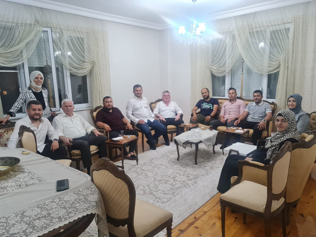 Akparti Finike kurucu ilçe başkanımız Bilal Turgut beyi teşkilatım ile birlikte ziyaret ettik