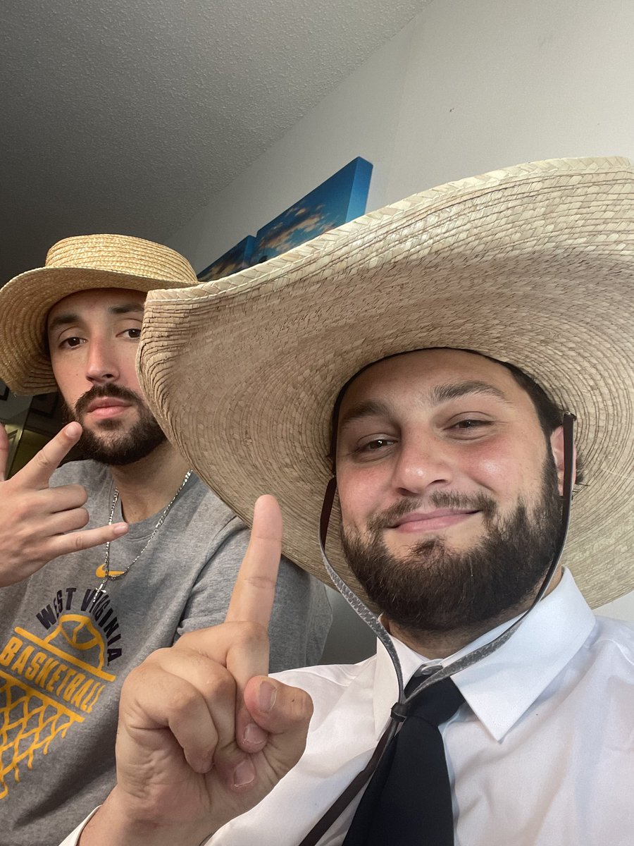 BarstooliCasino's tweet photo. The Coin Boys are LIVE on the chase for the MEGA JACKPOT 

https://t.co/VgL3PfxMeq https://t.co/U9XvFH8Hhe