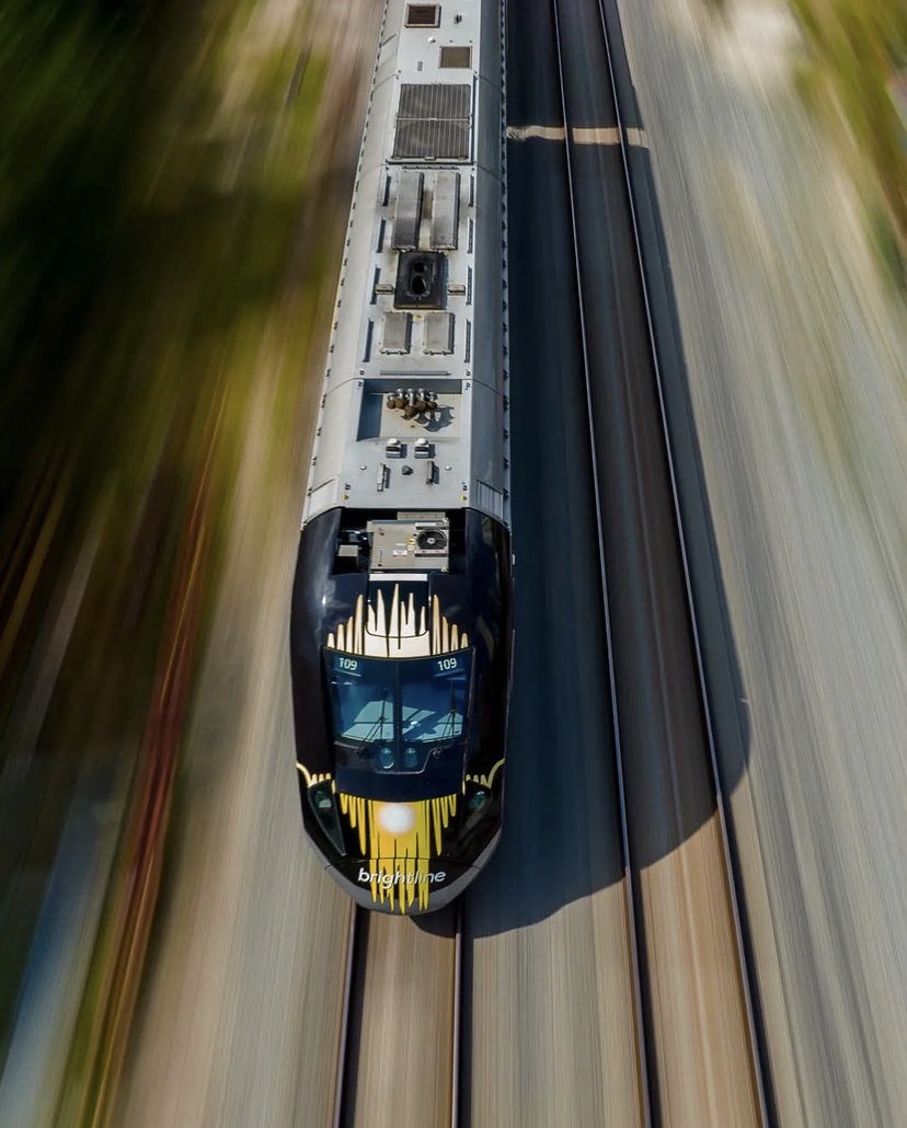 GoBrightline's tweet photo. RT if you're riding with us to celebrate #305Weekend 🚆 🎉 

📸 : @hanginwithkennedy https://t.co/EquGBx1YVe