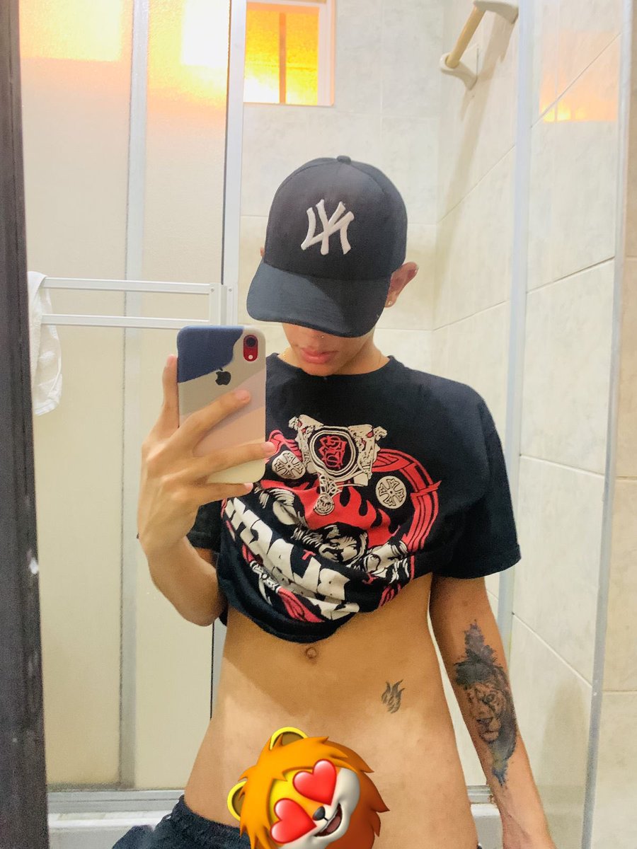 Soicami1's tweet photo. RT y ves la foto sin emoji🤭😳. https://t.co/DbgBmClh7v