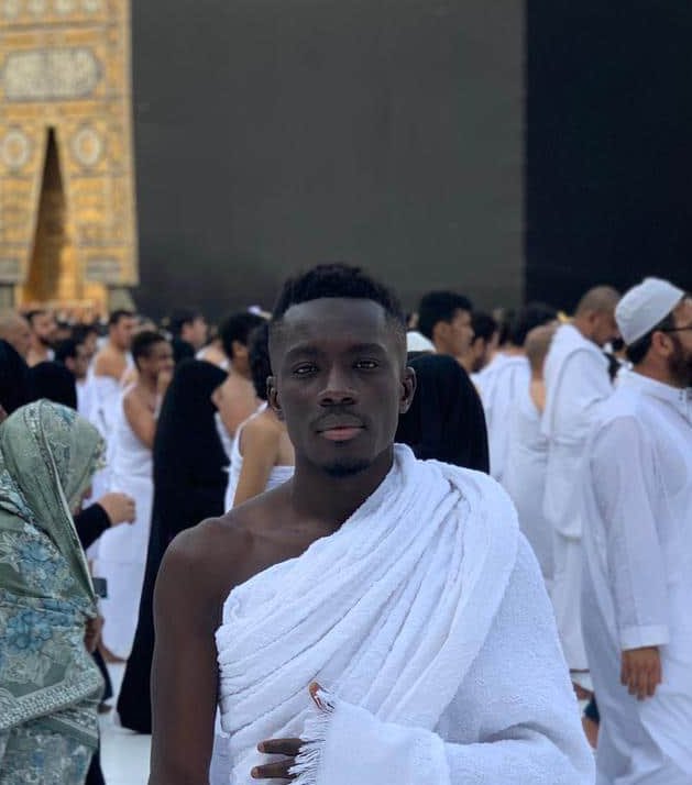 hureyaksa's tweet photo. إدريسا لم يشتمهم، ولم يعاديهم، ولم يسيء لهم. هو فقط امتنع عن الترويج لفكرة غريبة عن دينه وعقيدته. لك�� يبدو أننا لابد أن نؤمن بكل ما تؤمن به فرنسا حتى نثبت أننا لسنا متطرفون! #WeareallIdrissa https://t.co/bVqdEVP1AL